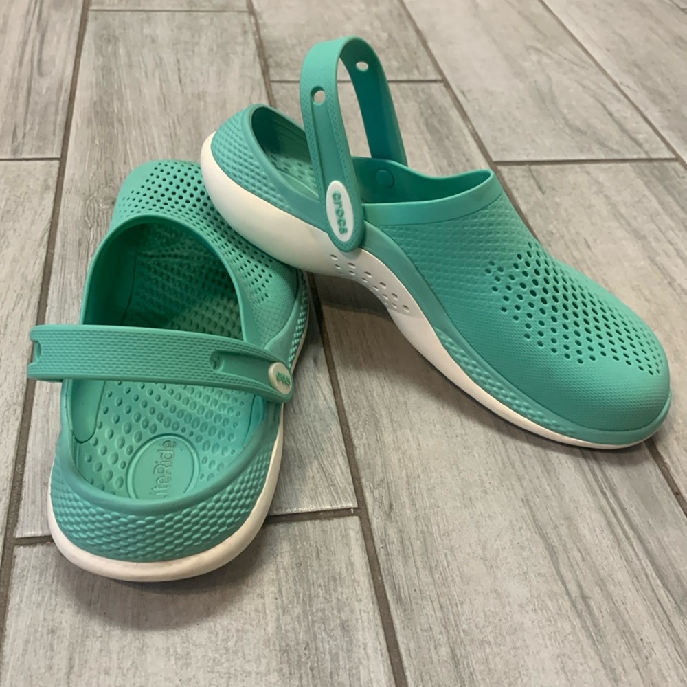 CROCS Women's Mint Green Clogs